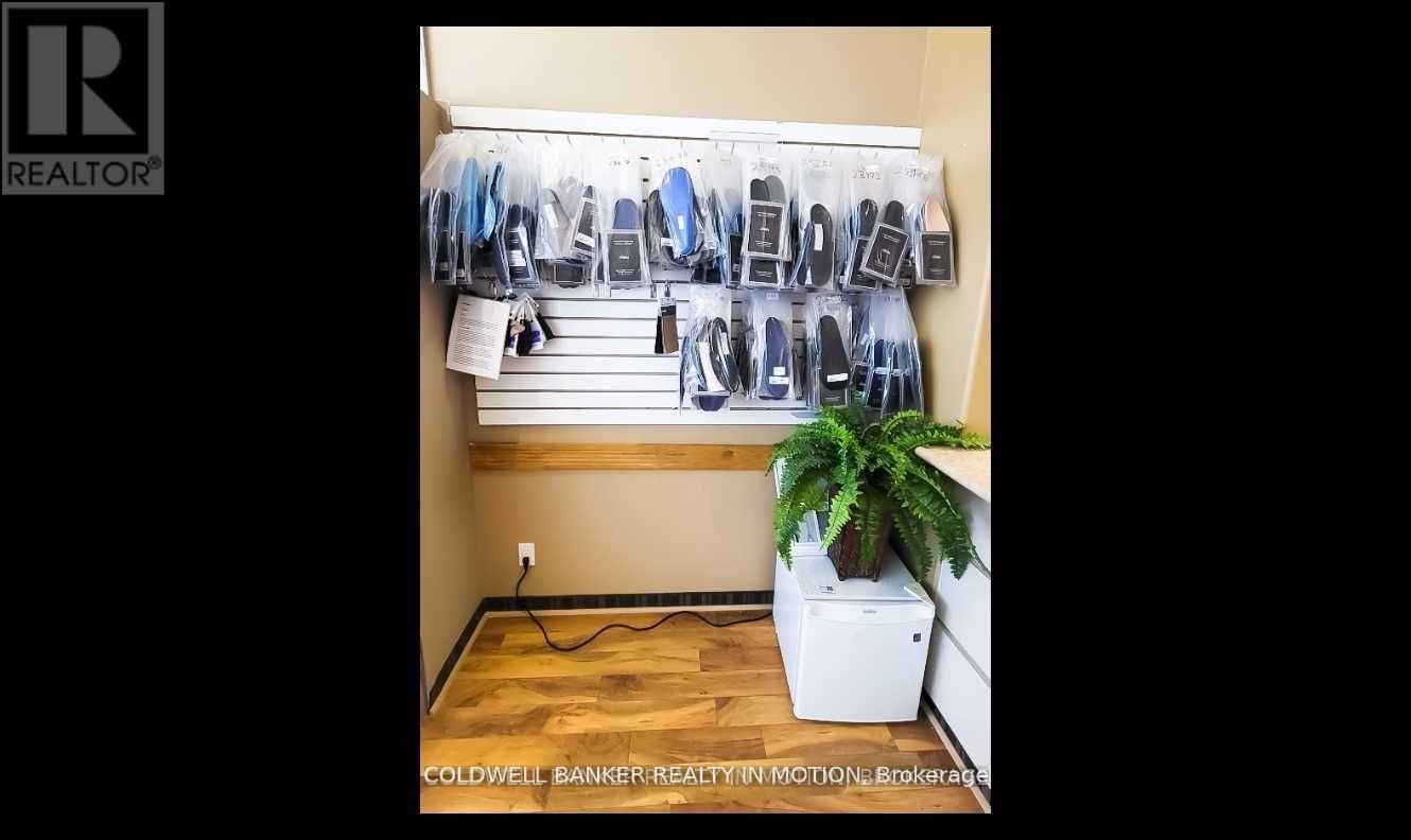 7 - 5025 Heatherleigh Avenue, Mississauga, Ontario  L5V 2Y7 - Photo 5 - W12179495