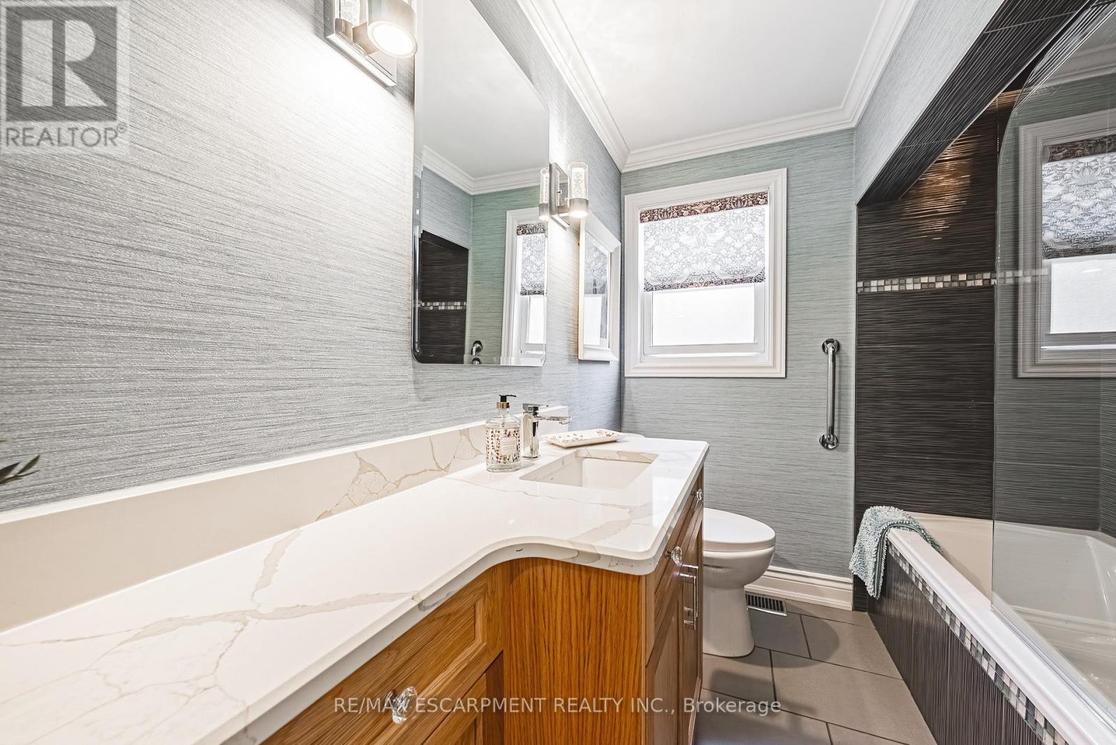 898 Herberton Place, Burlington (Lasalle), Ontario  L7T 2K5 - Photo 20 - W12179502