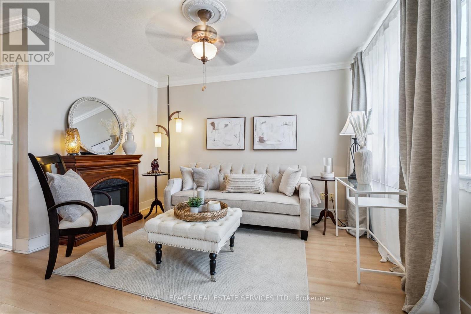 1059 Westmount Avenue, Mississauga, Ontario  L5E 1X5 - Photo 11 - W12179515