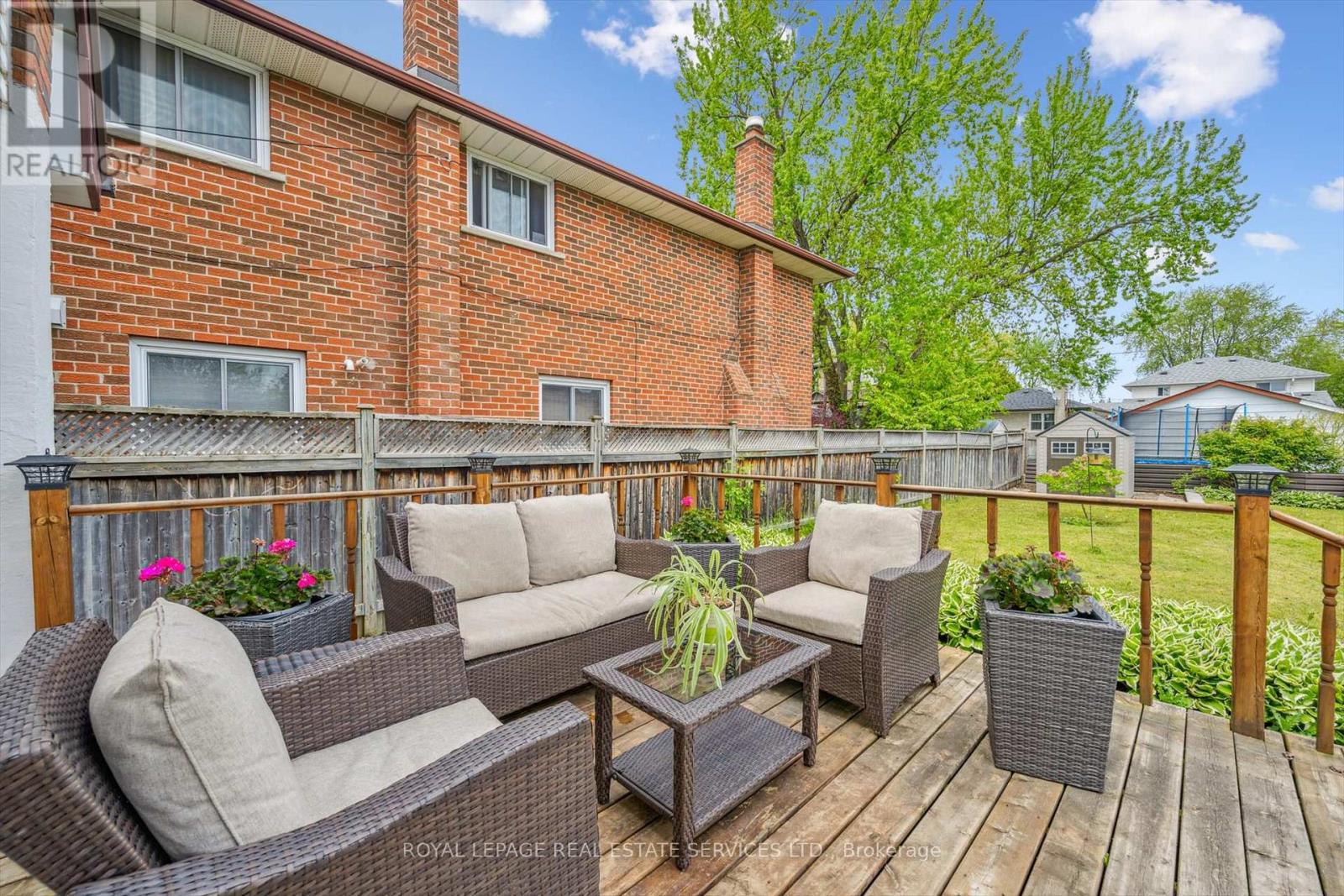 1059 Westmount Avenue, Mississauga, Ontario  L5E 1X5 - Photo 30 - W12179515