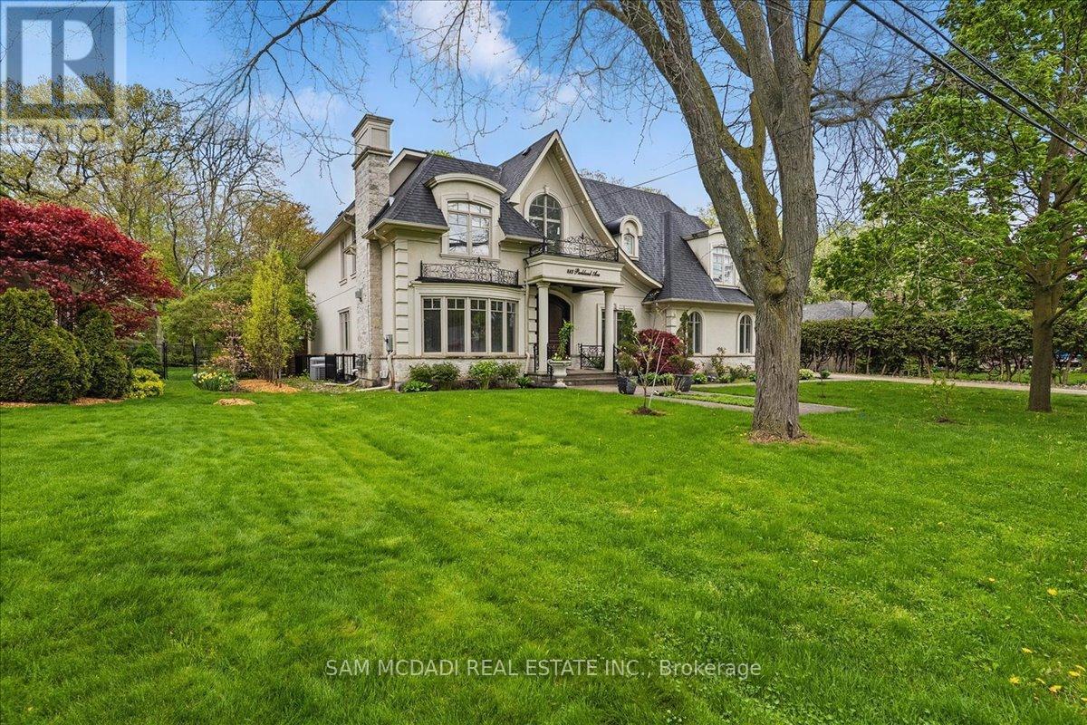 883 Parkland Avenue, Mississauga, Ontario  L5H 3G6 - Photo 1 - W12179552
