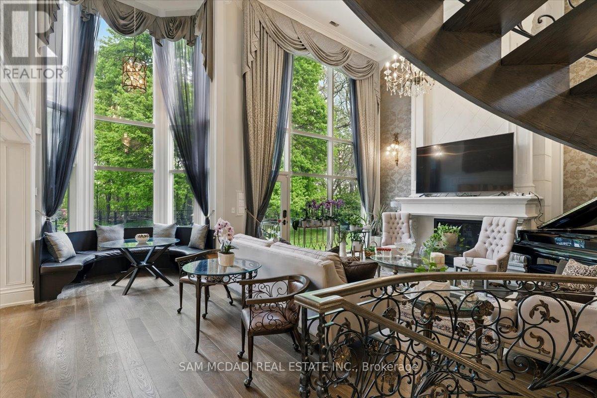 883 Parkland Avenue, Mississauga, Ontario  L5H 3G6 - Photo 11 - W12179552