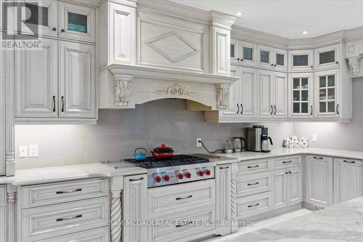883 Parkland Avenue, Mississauga, Ontario  L5H 3G6 - Photo 16 - W12179552