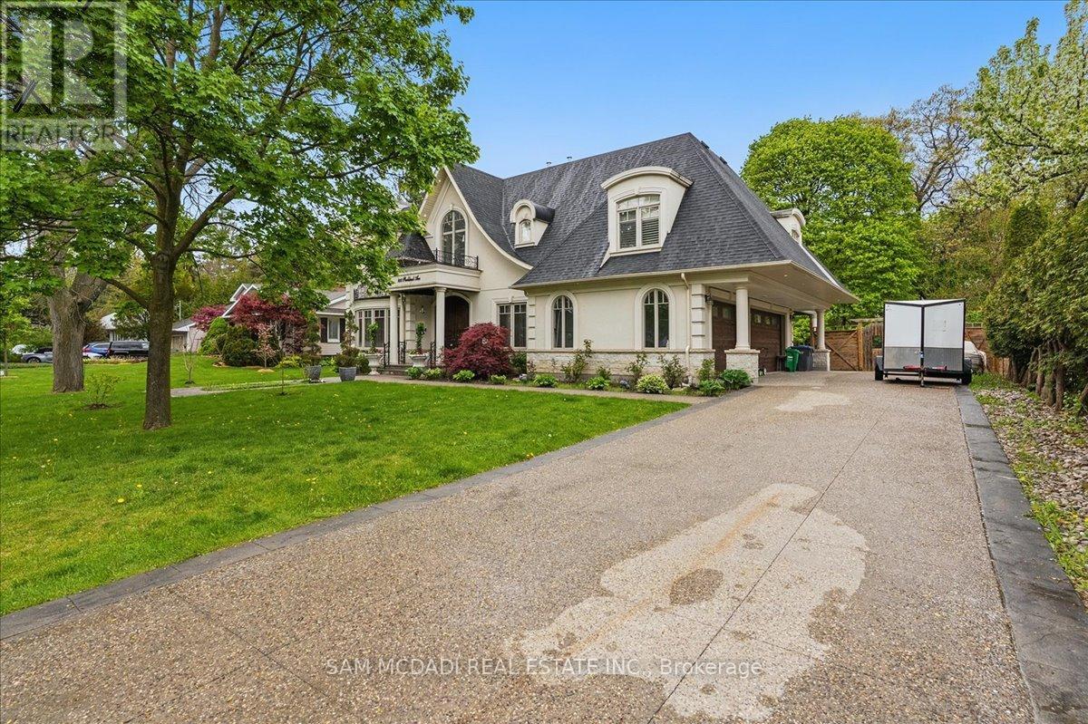 883 Parkland Avenue, Mississauga, Ontario  L5H 3G6 - Photo 2 - W12179552