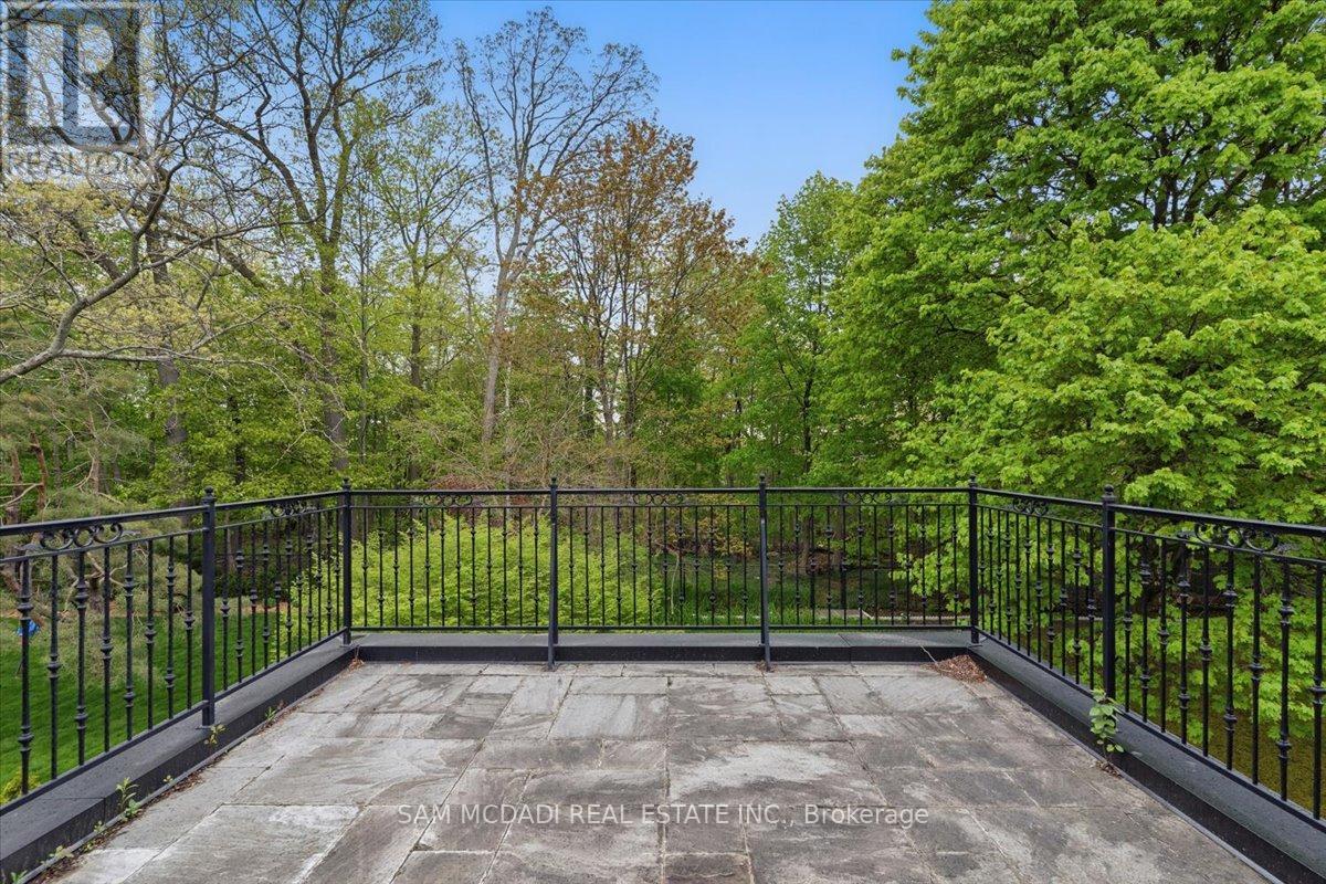 883 Parkland Avenue, Mississauga, Ontario  L5H 3G6 - Photo 25 - W12179552