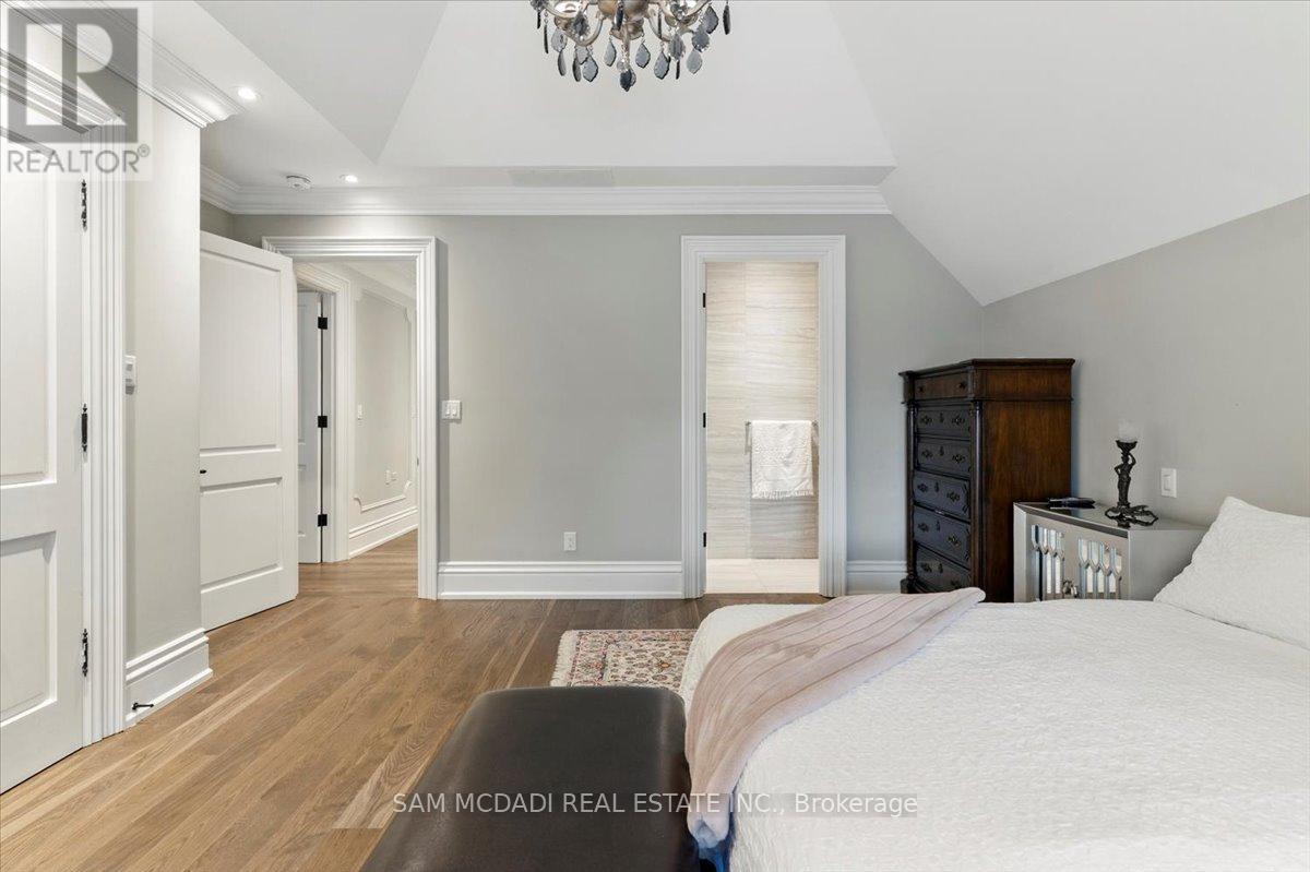 883 Parkland Avenue, Mississauga, Ontario  L5H 3G6 - Photo 38 - W12179552