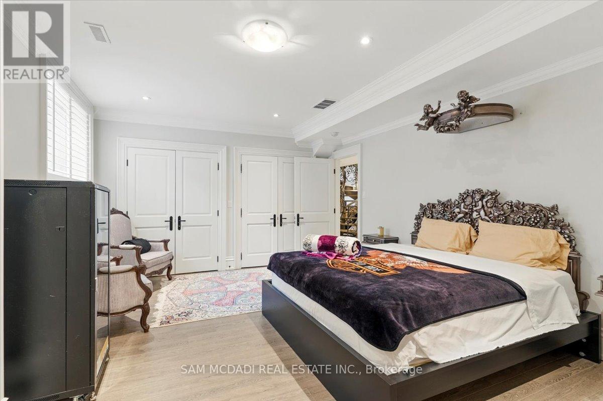 883 Parkland Avenue, Mississauga, Ontario  L5H 3G6 - Photo 42 - W12179552