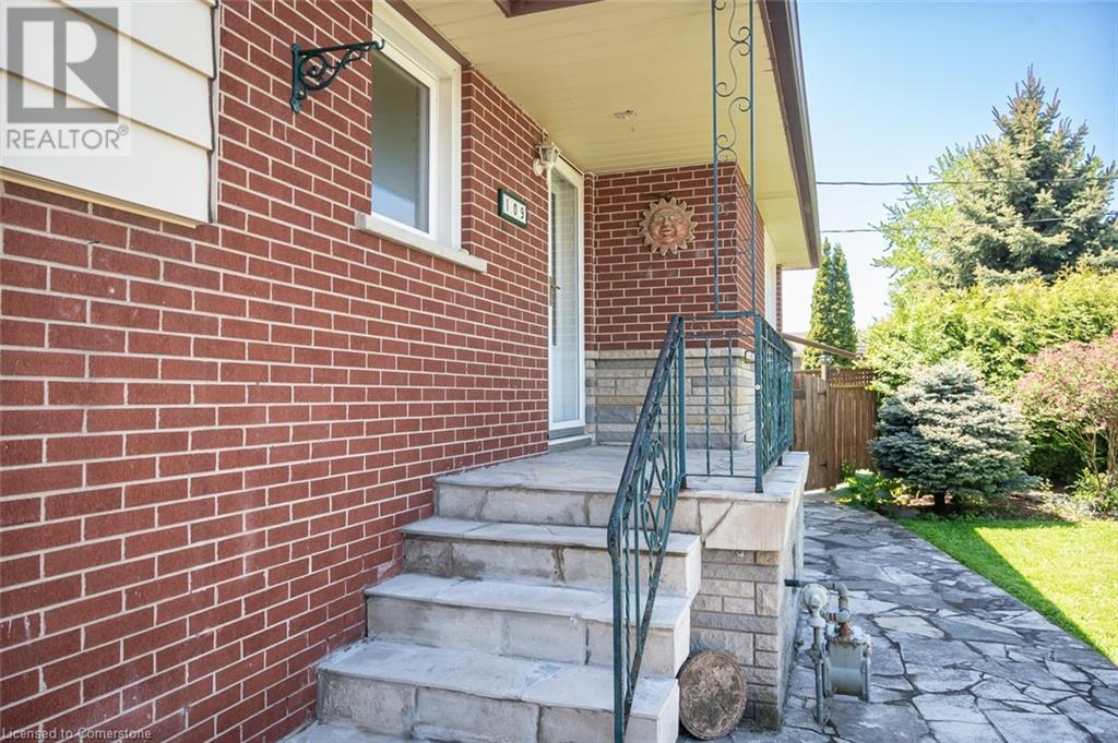 109 Foxbar Road, Burlington, Ontario  L7L 2Z7 - Photo 3 - 40733573