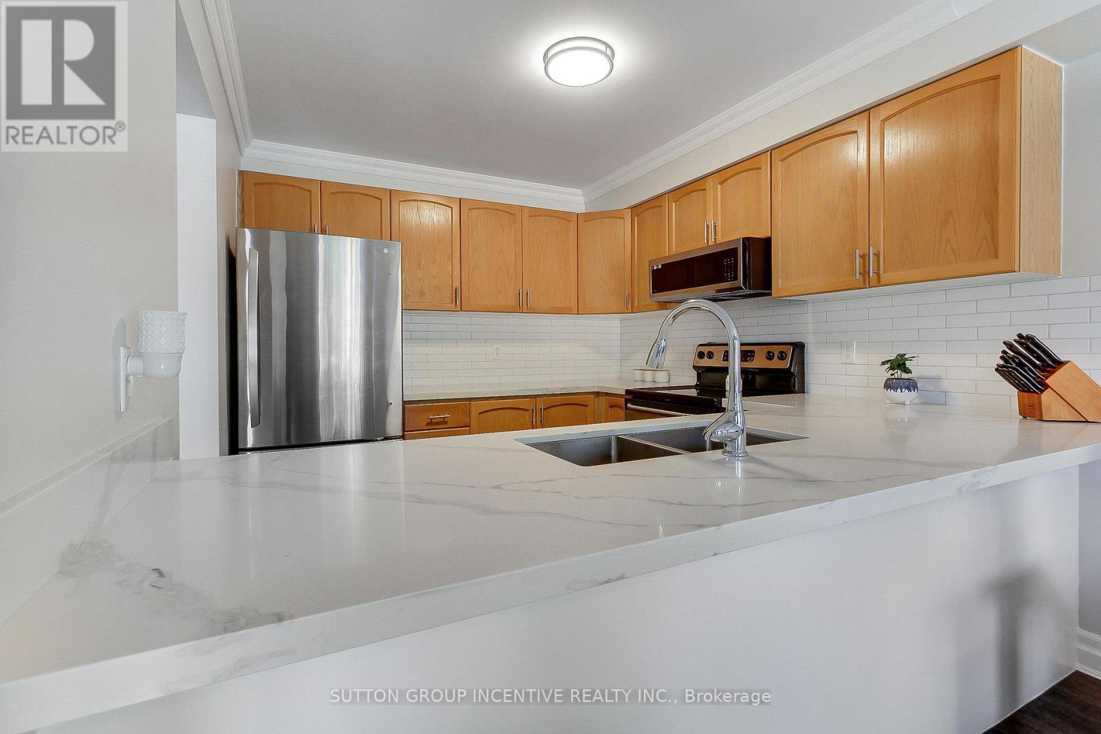 162 Fairwood Drive, Georgina, Ontario  L4P 3Y3 - Photo 9 - N12179490