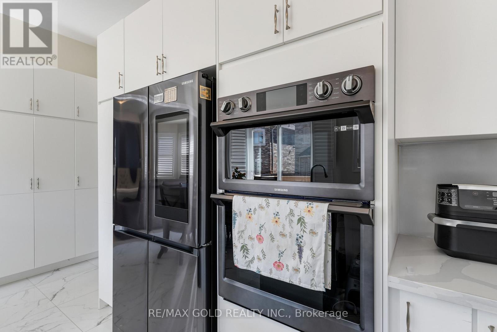 66 Granite Ridge Trail, Hamilton, Ontario  L8B 1Y5 - Photo 14 - X12179461
