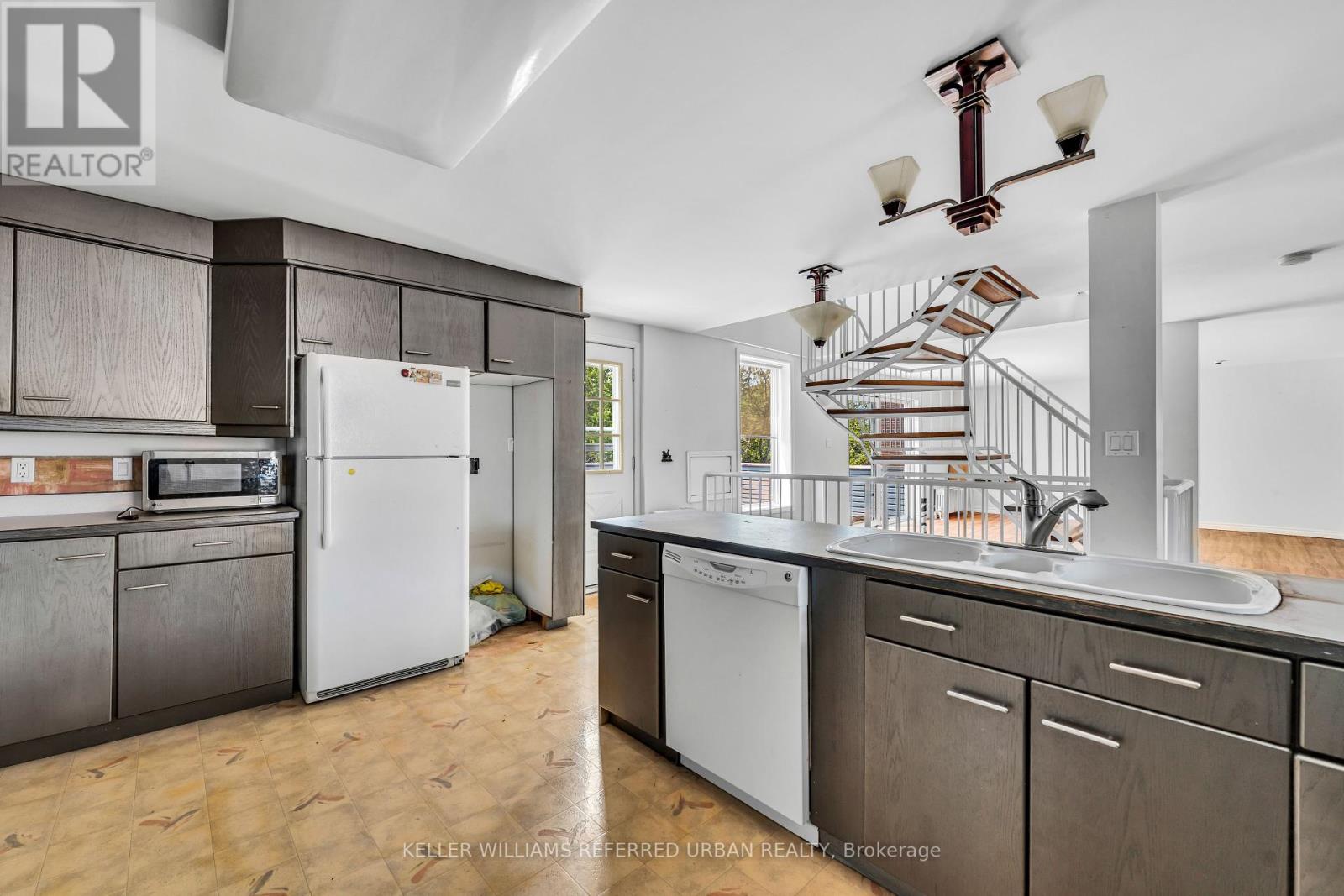319 Division Street, Cobourg, Ontario  K9A 3R4 - Photo 43 - X12179473