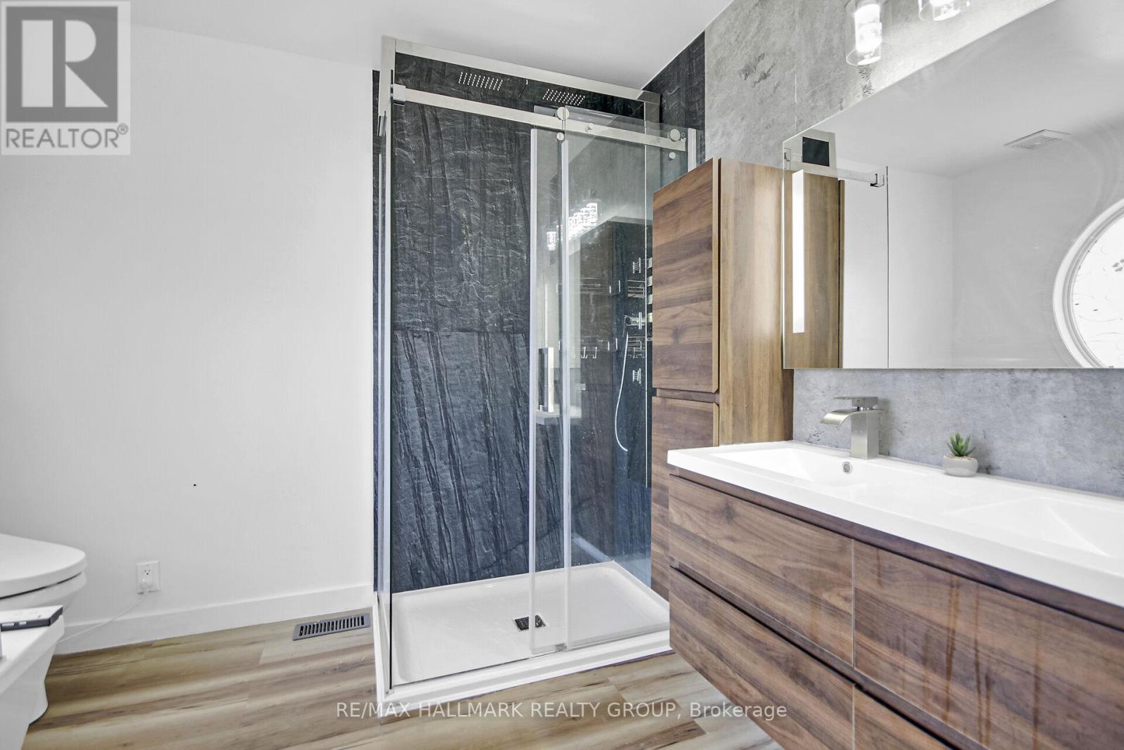 206 Annapolis Circle, Ottawa, Ontario  K1V 1Y9 - Photo 24 - X12179437