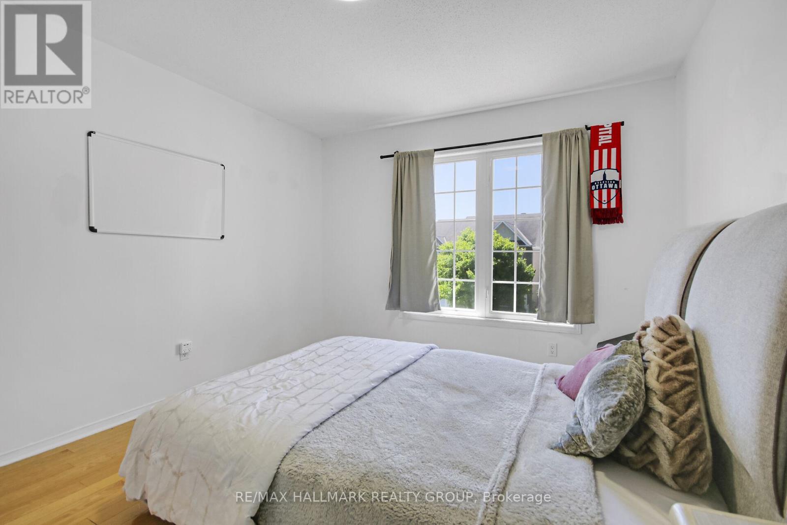 206 Annapolis Circle, Ottawa, Ontario  K1V 1Y9 - Photo 25 - X12179437