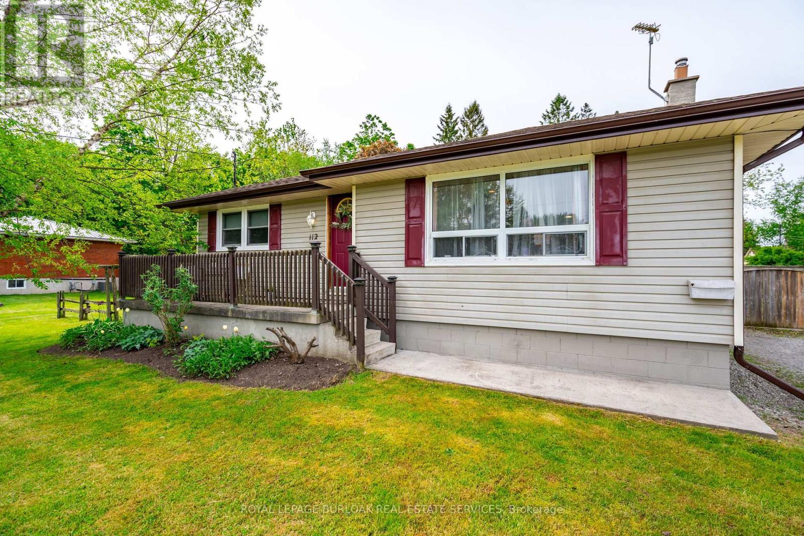 112 Anderson Avenue, Haldimand, Ontario  N1A 3A7 - Photo 3 - X12179566