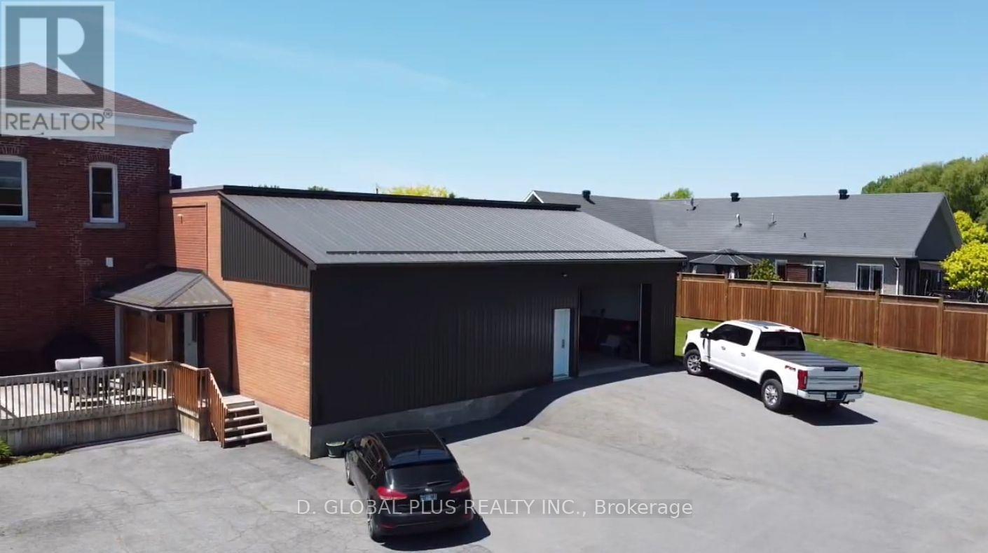6723 Purcell Road, South Glengarry, Ontario  K6H 7T6 - Photo 3 - X12177804