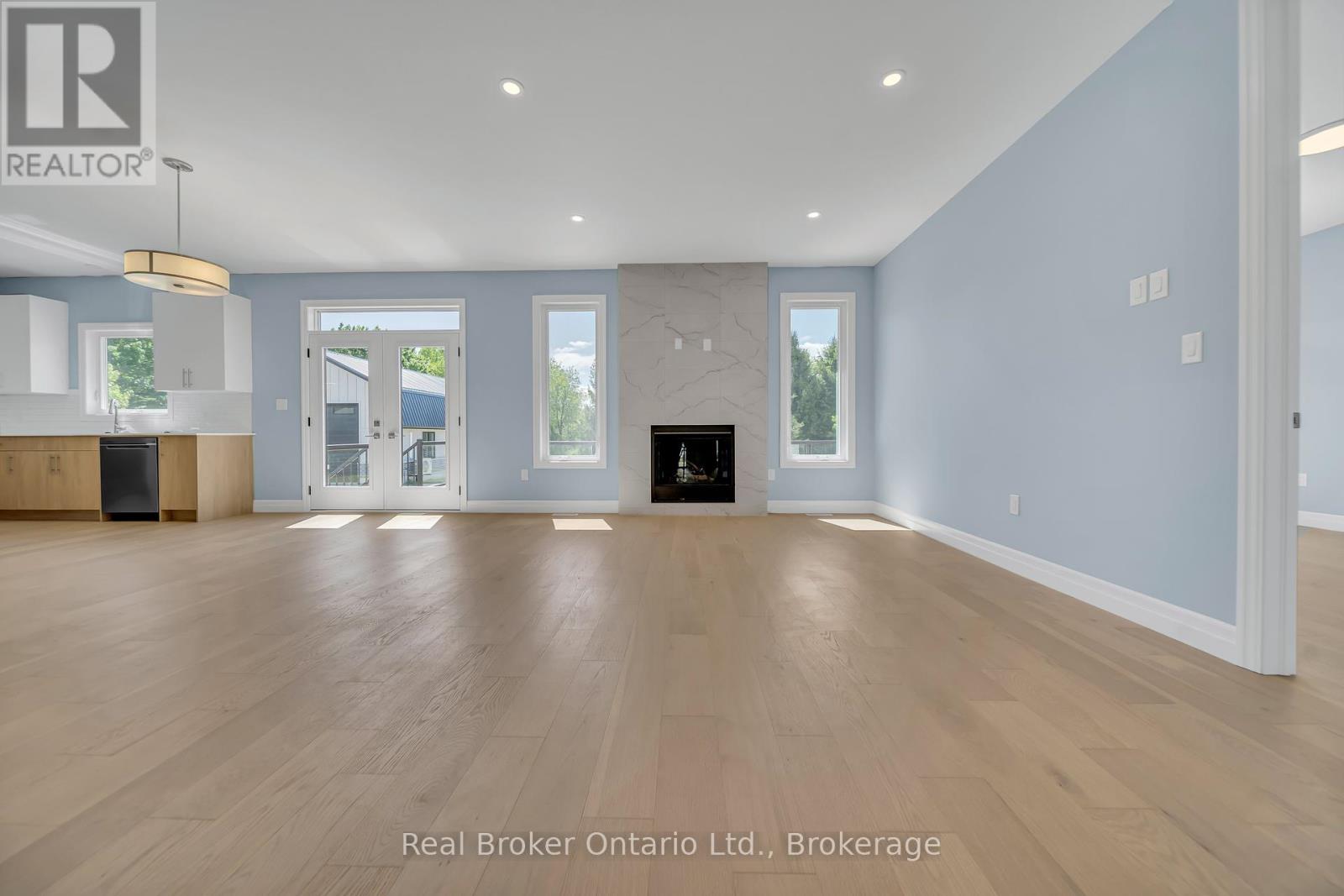 8357 Goosemarsh Line, Lambton Shores, Ontario  N0M 1T0 - Photo 15 - X12179611