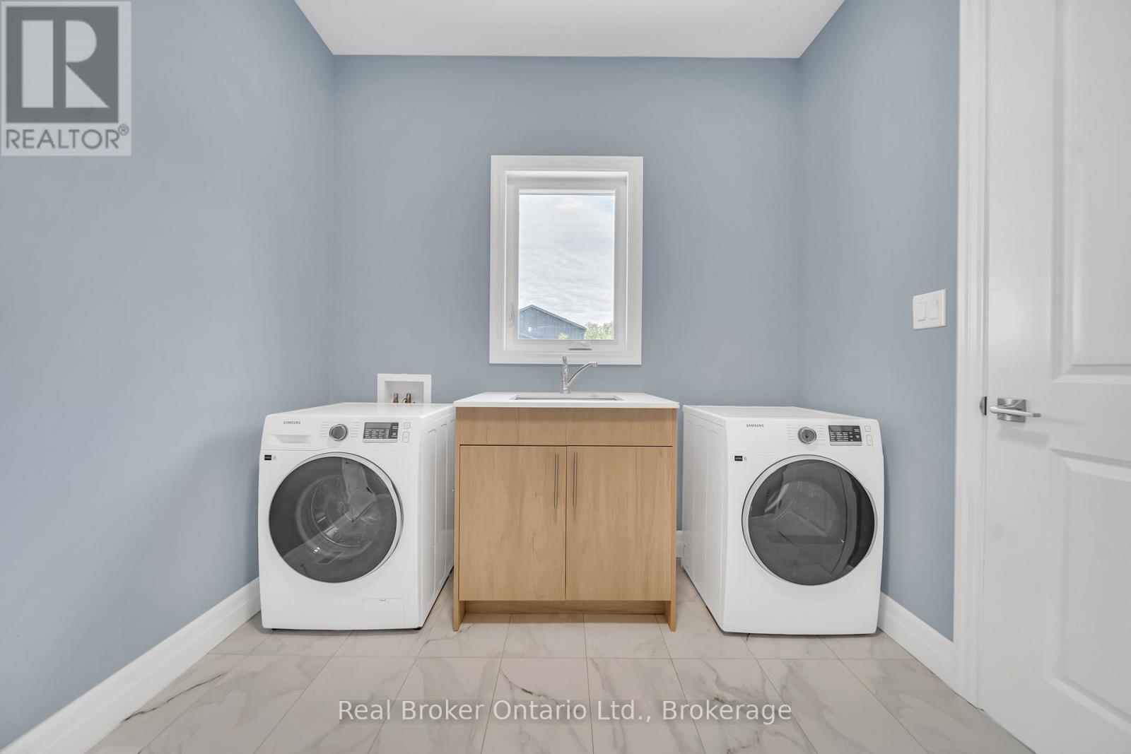 8357 Goosemarsh Line, Lambton Shores, Ontario  N0M 1T0 - Photo 23 - X12179611
