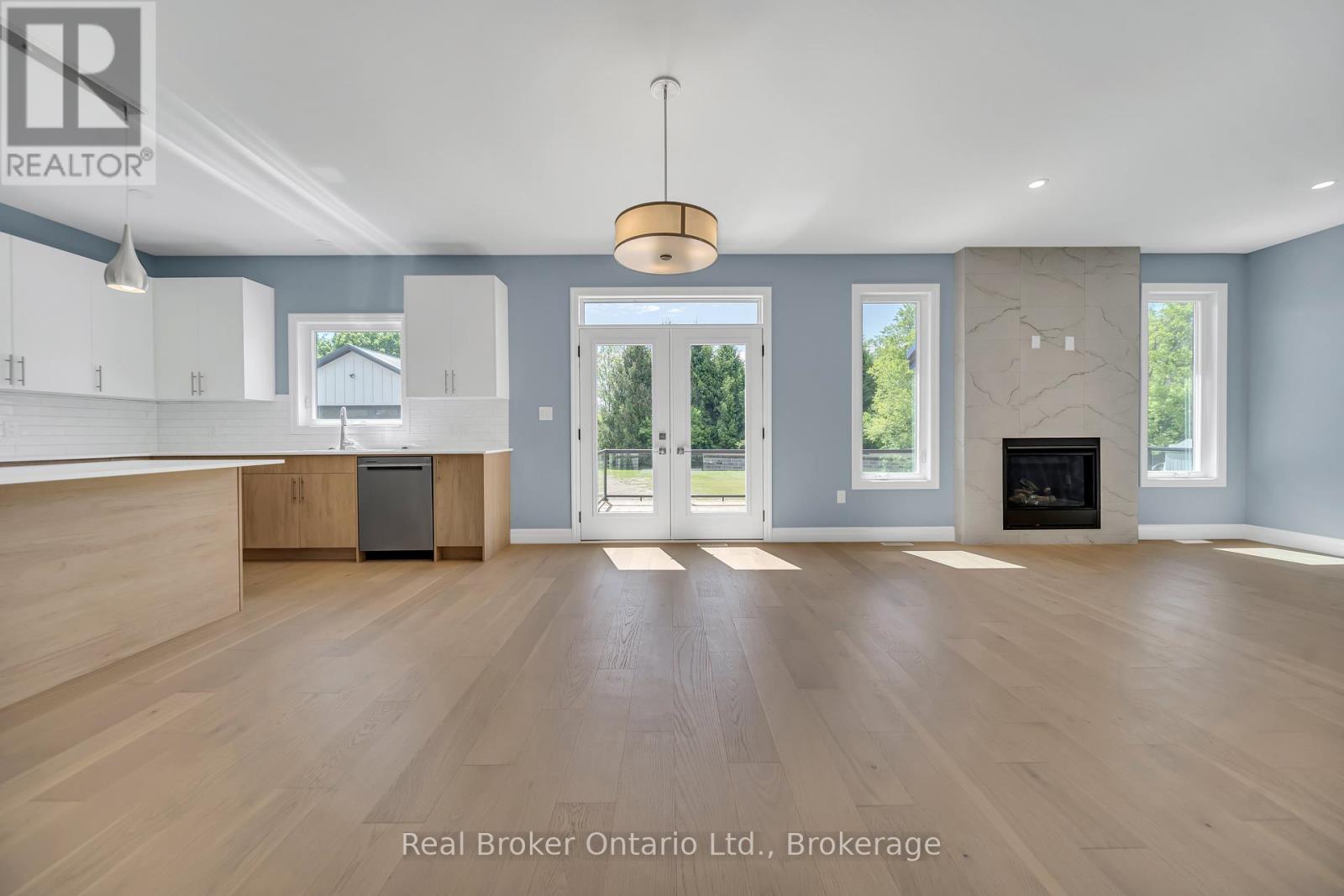 8357 Goosemarsh Line, Lambton Shores, Ontario  N0M 1T0 - Photo 24 - X12179611