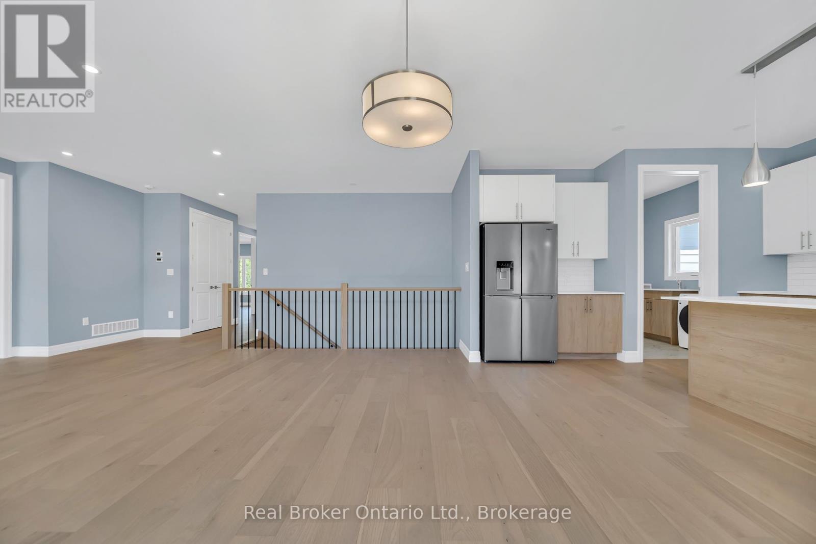 8357 Goosemarsh Line, Lambton Shores, Ontario  N0M 1T0 - Photo 25 - X12179611
