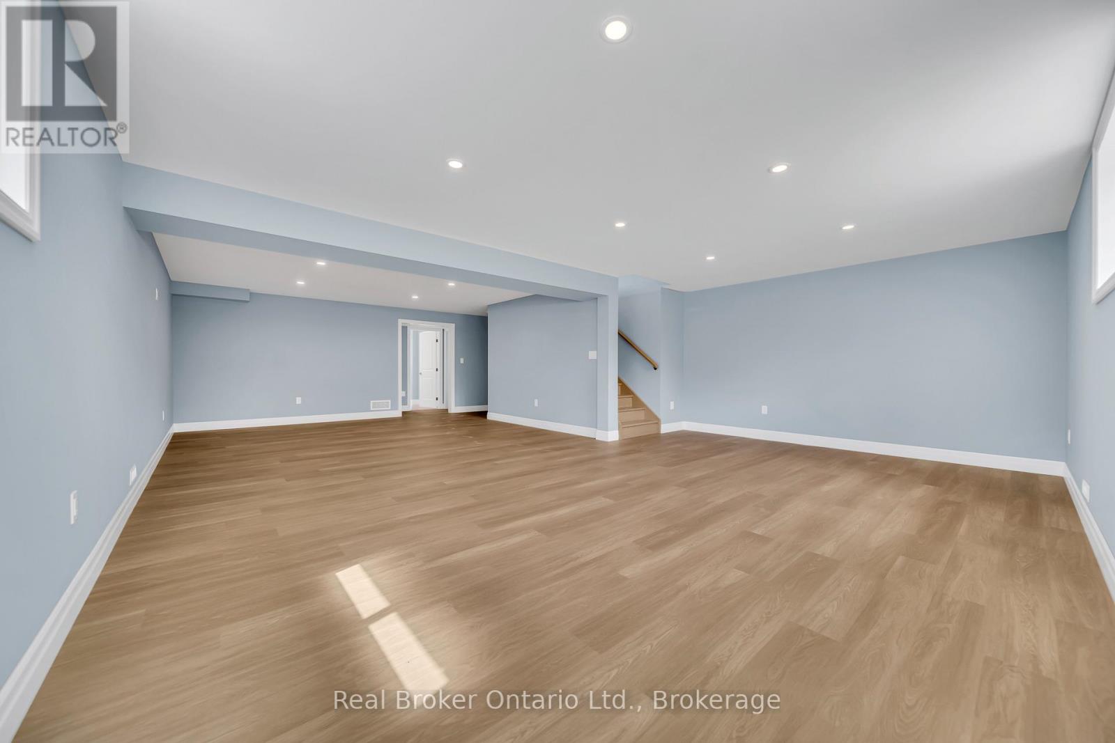 8357 Goosemarsh Line, Lambton Shores, Ontario  N0M 1T0 - Photo 33 - X12179611