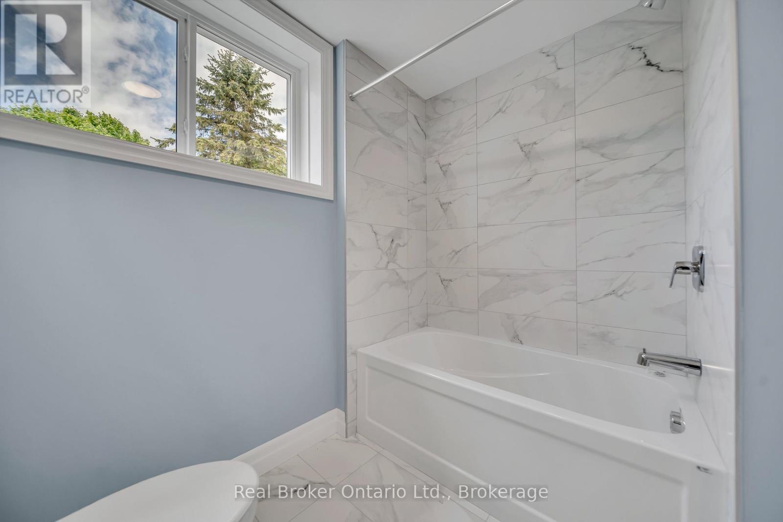 8357 Goosemarsh Line, Lambton Shores, Ontario  N0M 1T0 - Photo 38 - X12179611