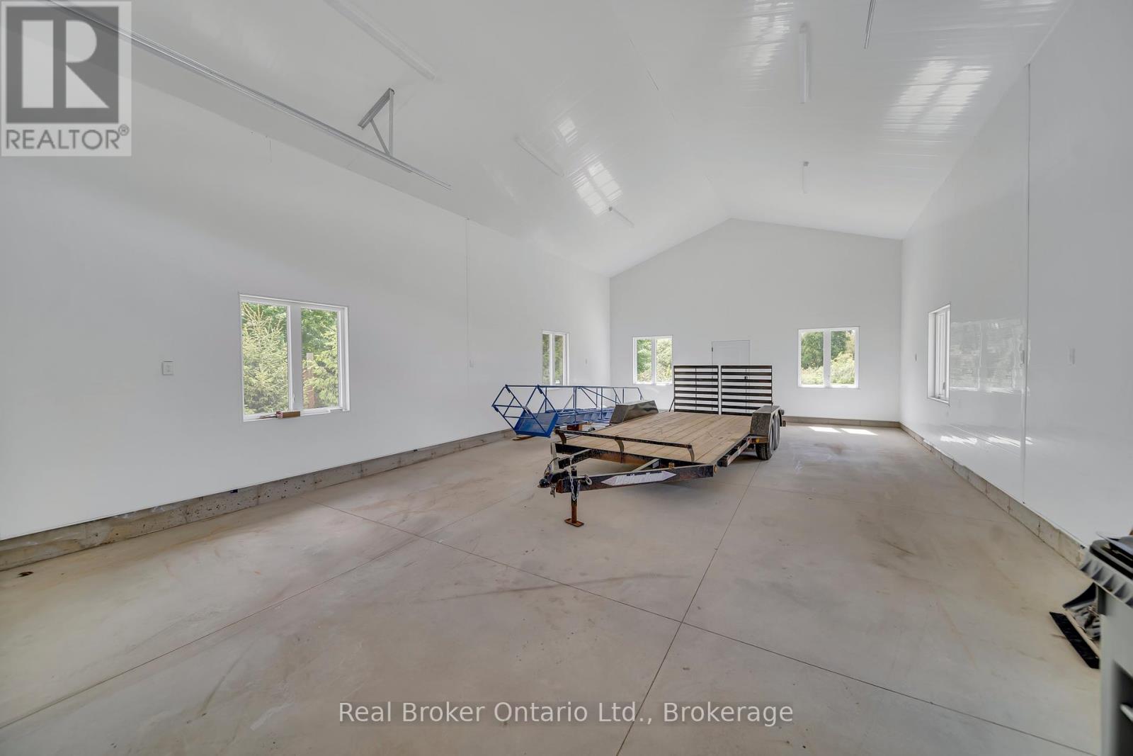 8357 Goosemarsh Line, Lambton Shores, Ontario  N0M 1T0 - Photo 44 - X12179611