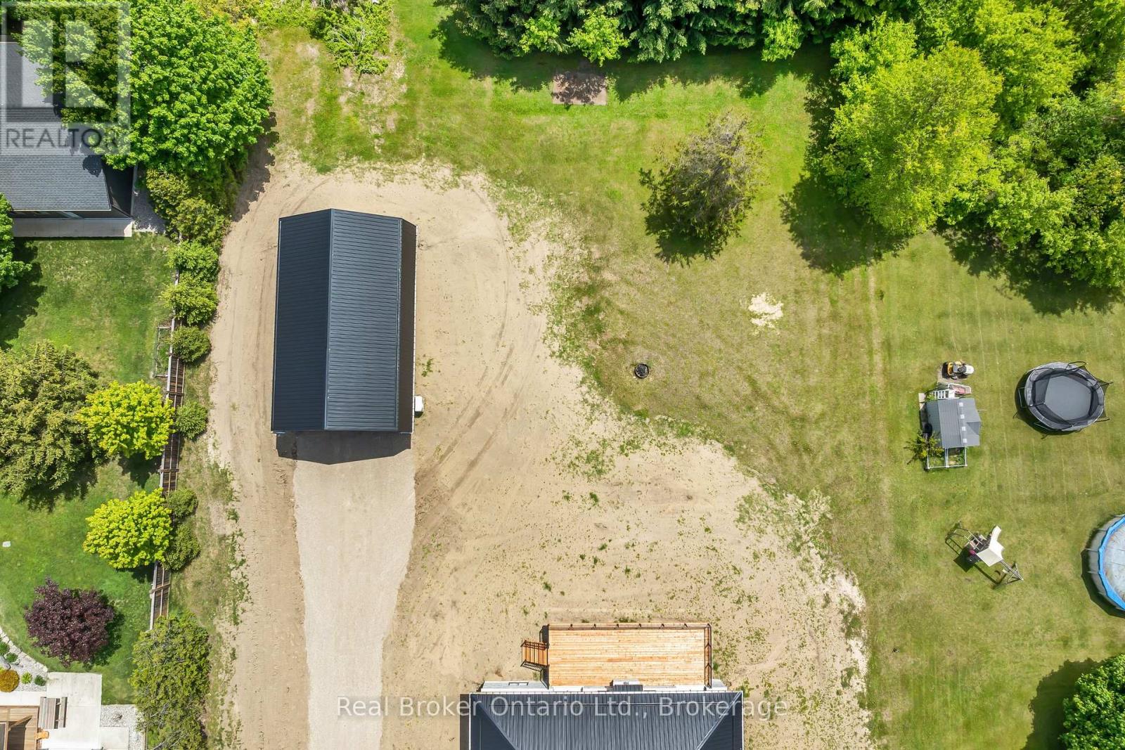 8357 Goosemarsh Line, Lambton Shores, Ontario  N0M 1T0 - Photo 46 - X12179611