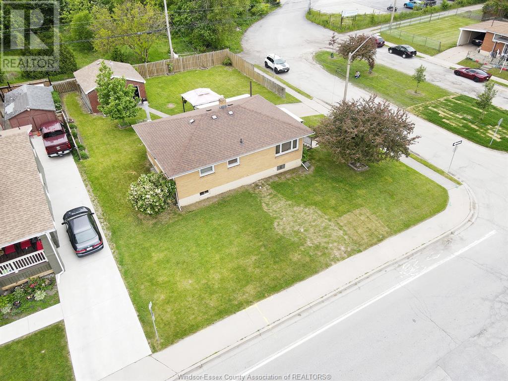 615 Giles West, Windsor, Ontario  N9A 6H9 - Photo 39 - 25013399