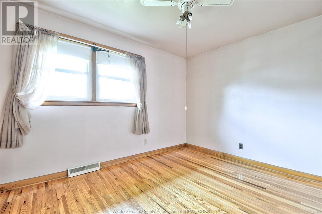 615 Giles West, Windsor, Ontario  N9A 6H9 - Photo 17 - 25013399