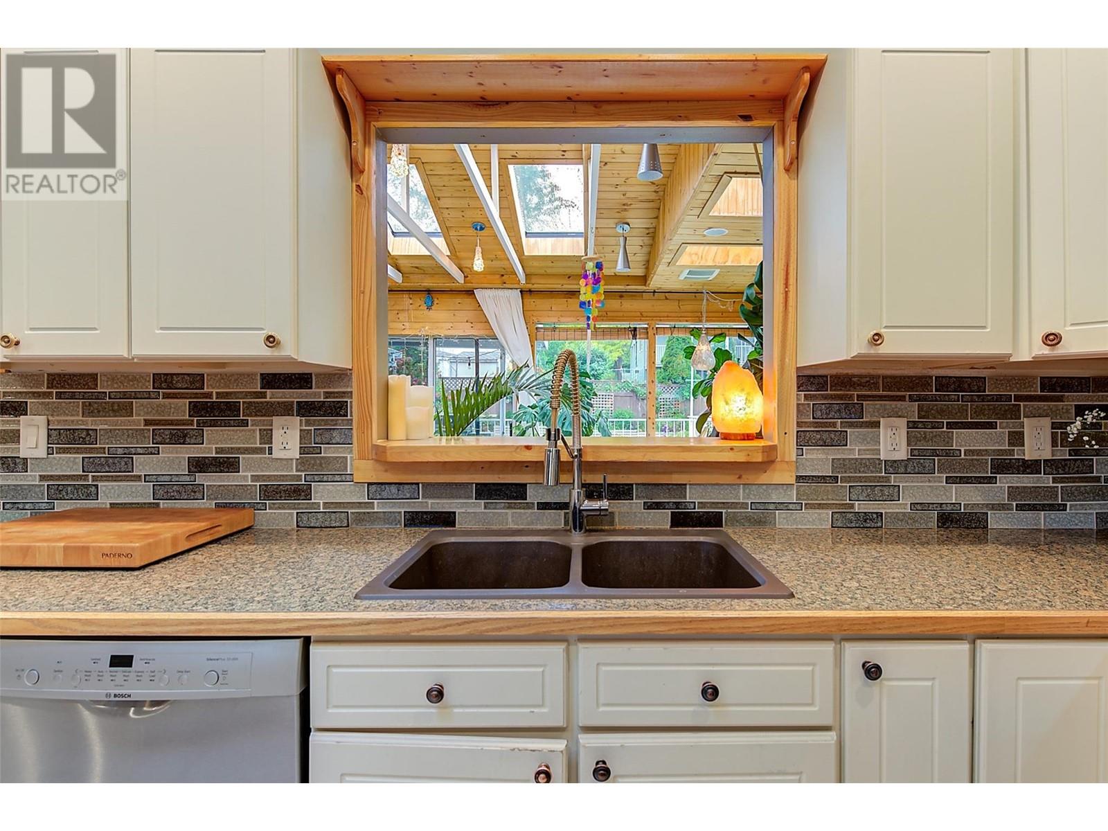 36 Caramillo Road, Kelowna, BC V1V1B3