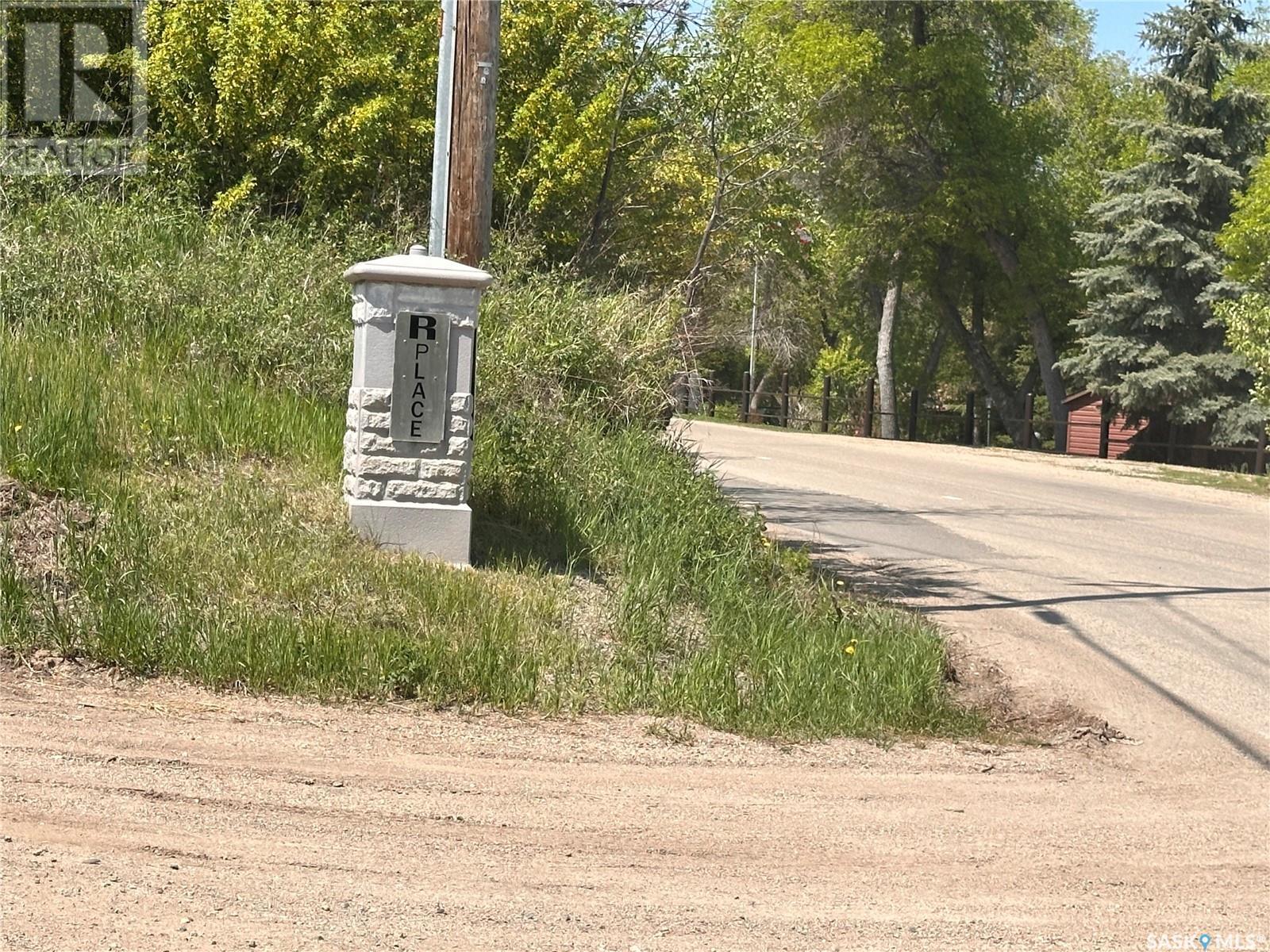 55 R Place, B-Say-Tah, Saskatchewan  S0G 1S0 - Photo 2 - SK007452