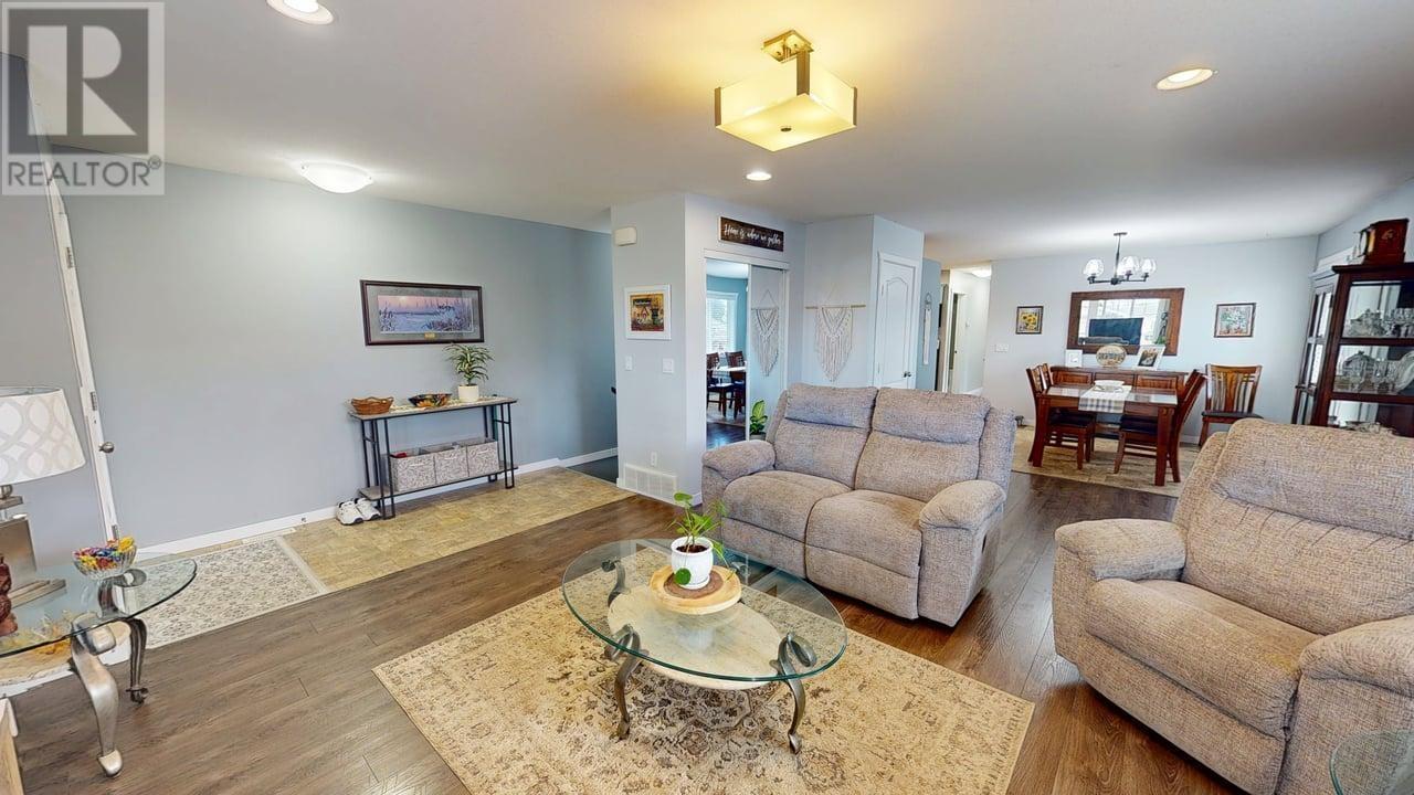 8229 99 Avenue, Fort St. John, British Columbia  V1J 1S8 - Photo 3 - R3008246