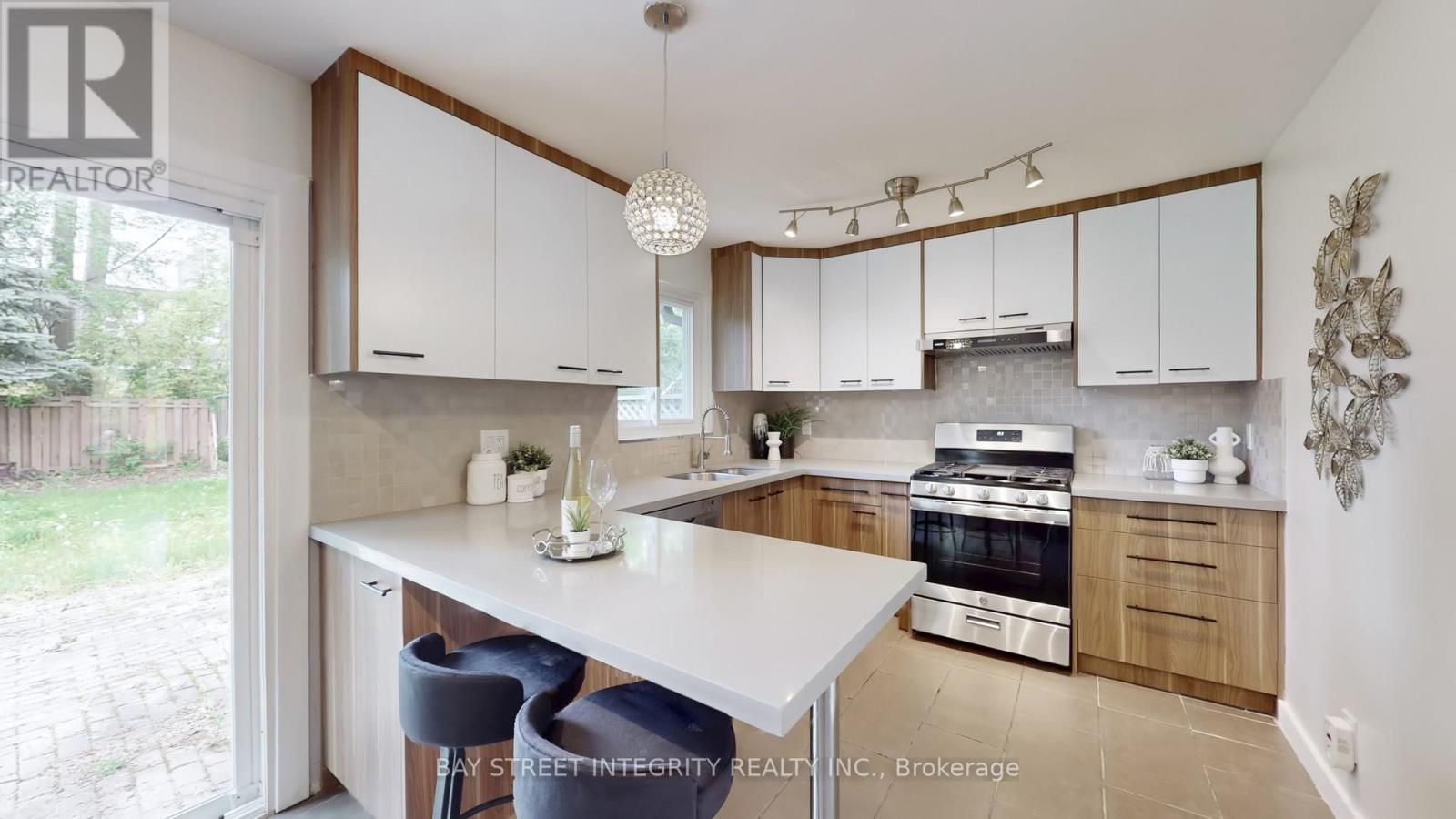 6 Queenscourt Drive, Toronto, Ontario  M1T 2J5 - Photo 12 - E12179600