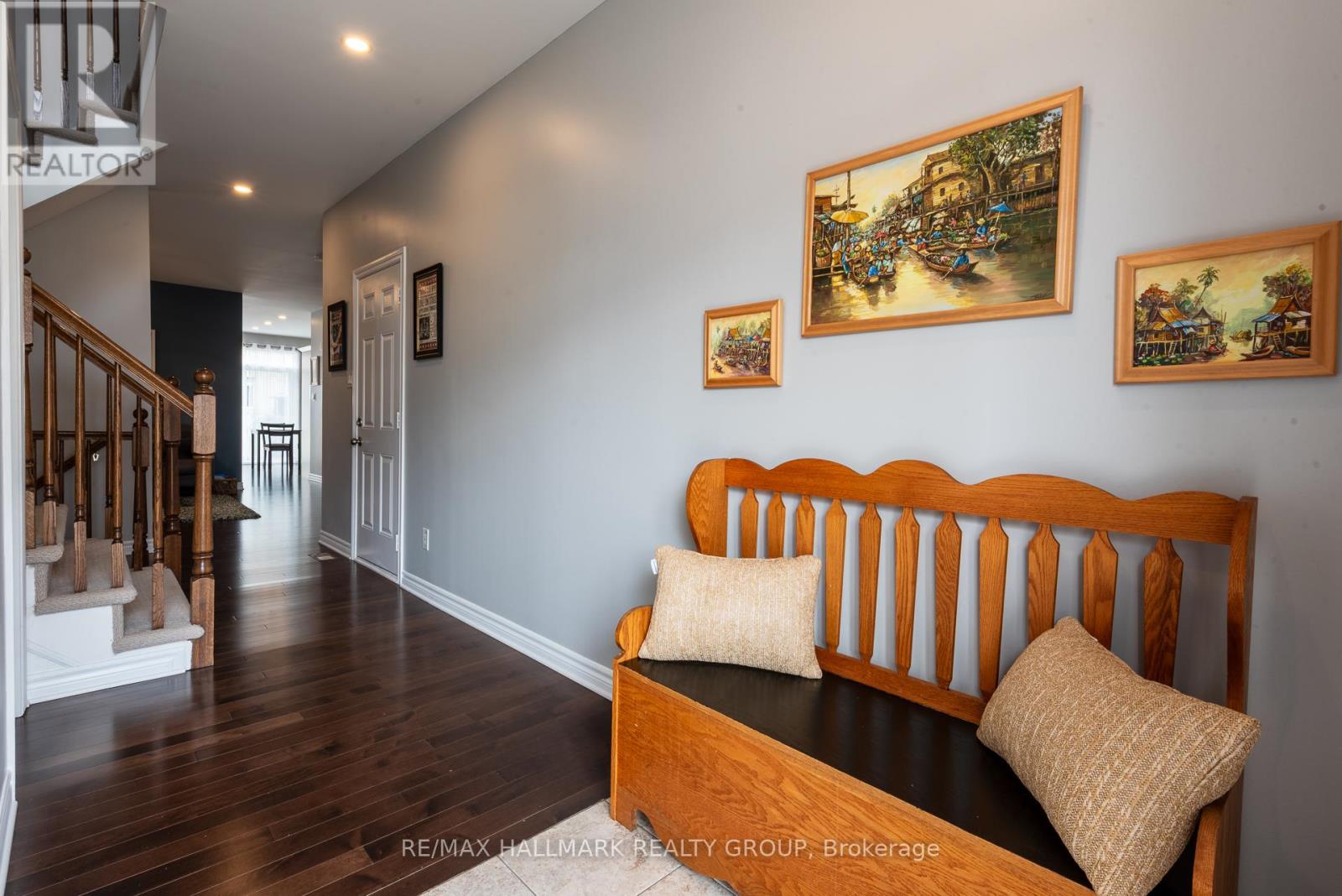217 Fountainhead Drive, Ottawa, Ontario  K1W 0C2 - Photo 3 - X12129800