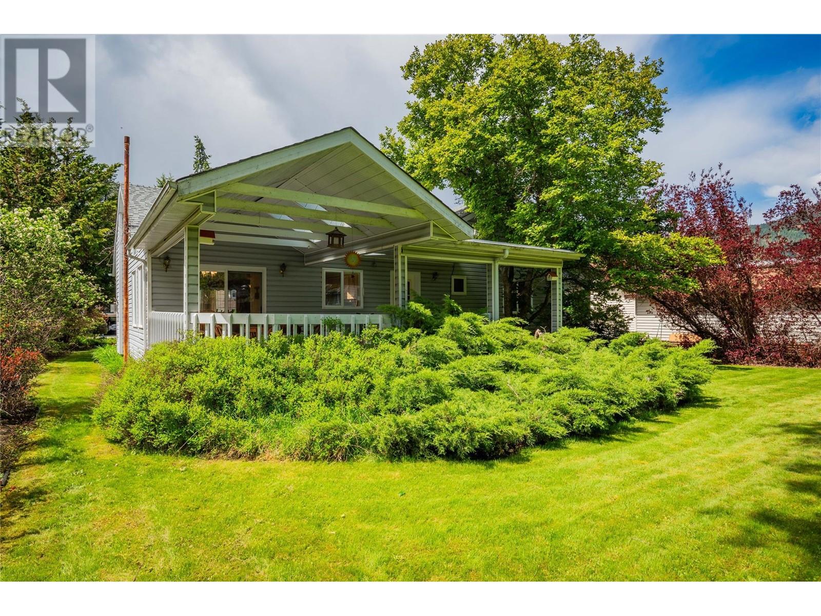 Property at 2718 Fir Drive image 4