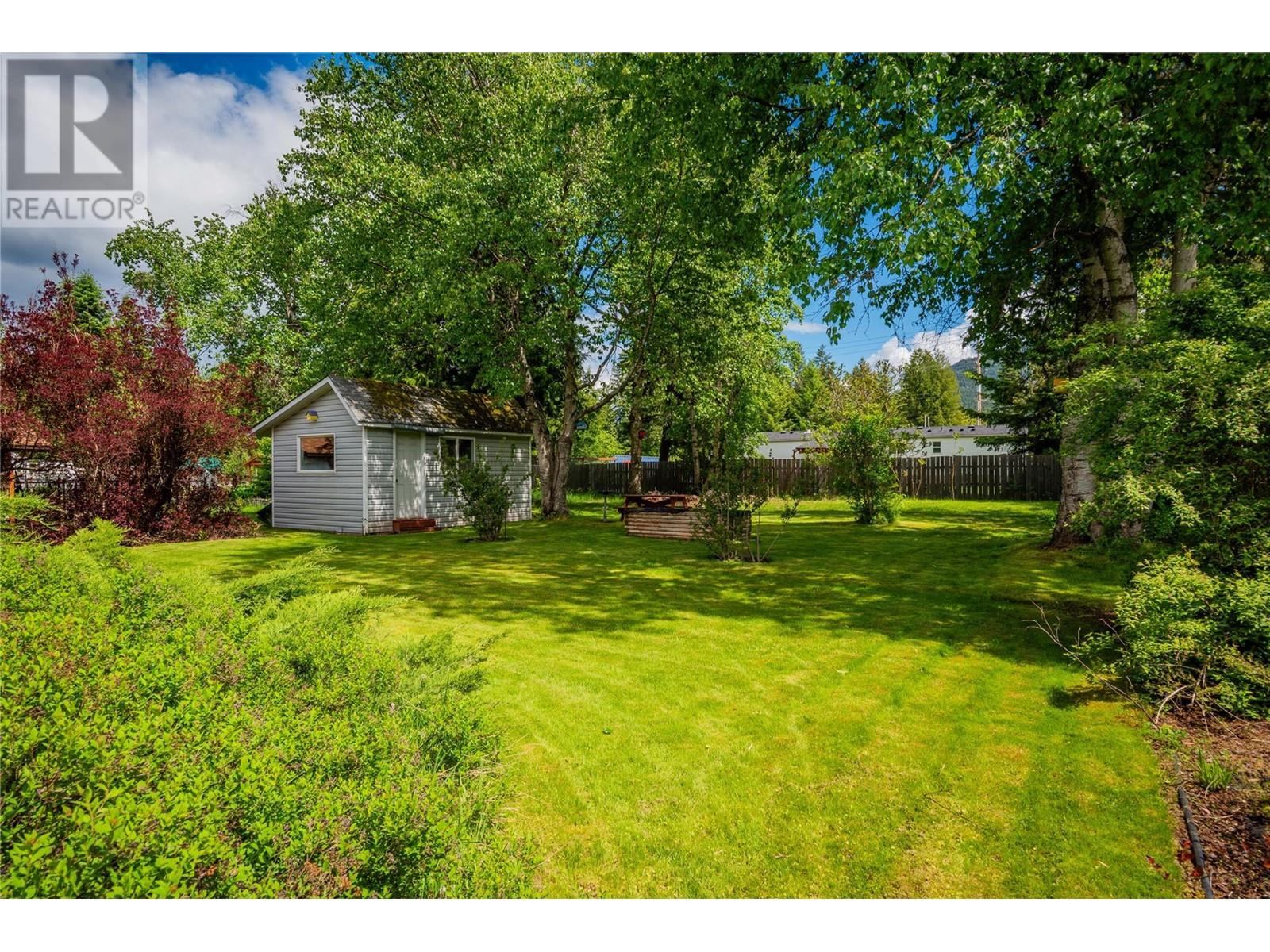 2718 Fir Drive, South Slocan, British Columbia  V0G 2G1 - Photo 9 - 10346313