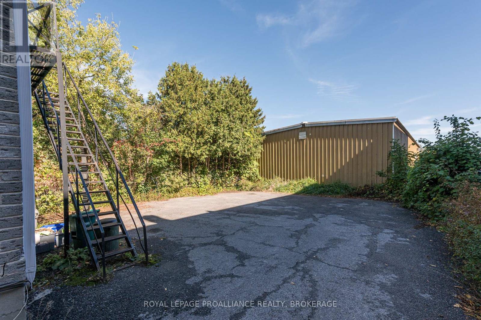 271-273 Rideau Street, Kingston (East Of Sir John A. Blvd), Ontario  K7K 3A7 - Photo 26 - X12179657