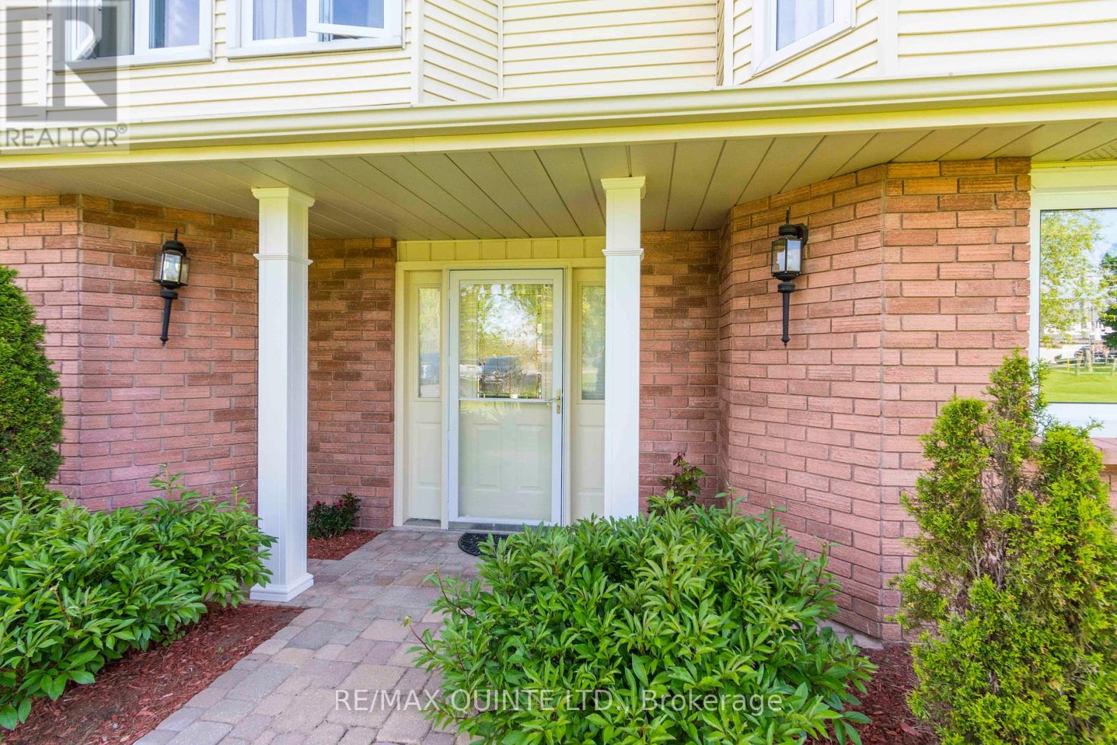 Property at 273 FARNHAM ROAD image 3