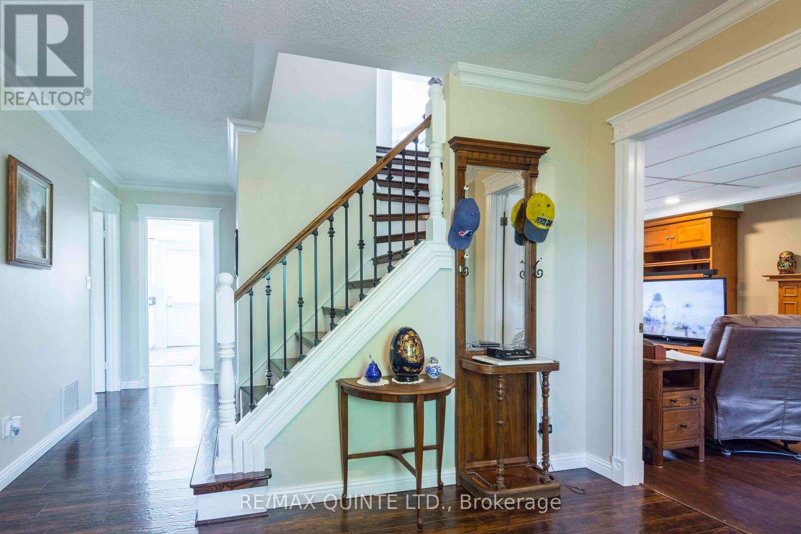 Property at 273 FARNHAM ROAD image 5