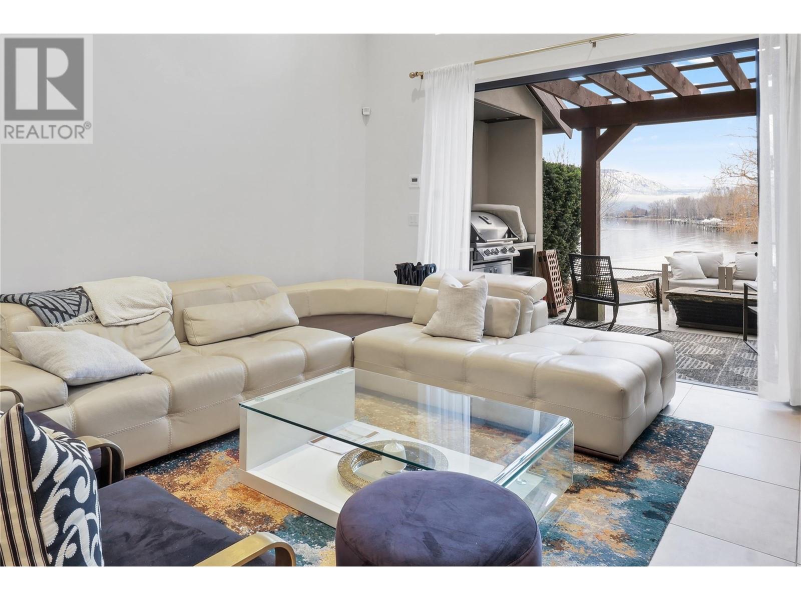Property at 3756 Lakeshore Road Unit# 13 image 5