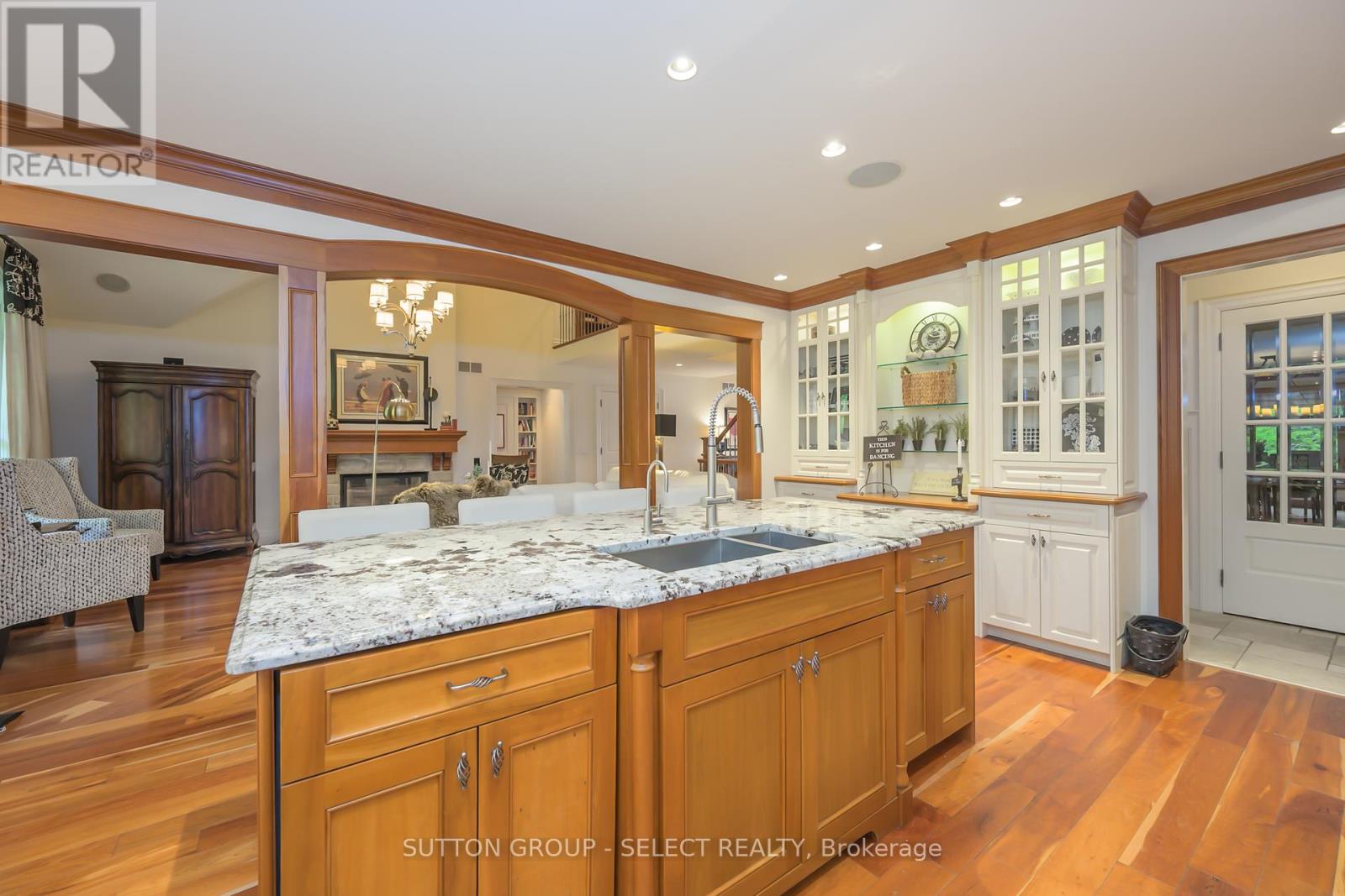 613 Eagletrace Drive, London North (North R), Ontario  N6G 0E8 - Photo 17 - X12179786