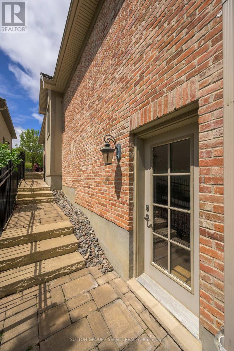 613 Eagletrace Drive, London North (North R), Ontario  N6G 0E8 - Photo 44 - X12179786