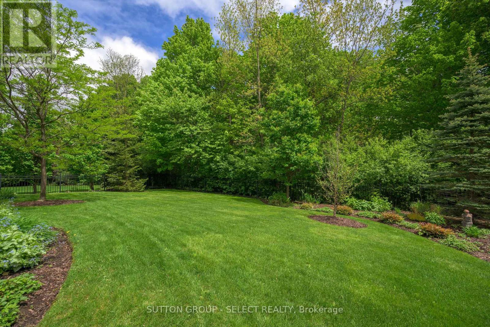 613 Eagletrace Drive, London North (North R), Ontario  N6G 0E8 - Photo 48 - X12179786