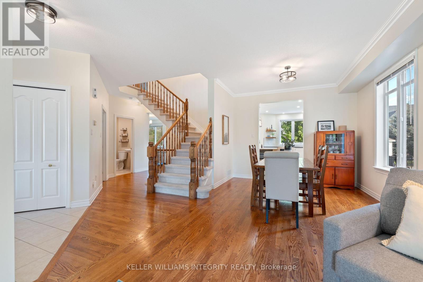 576 Devonwood Circle, Ottawa, Ontario  K1T 4E6 - Photo 9 - X12179688
