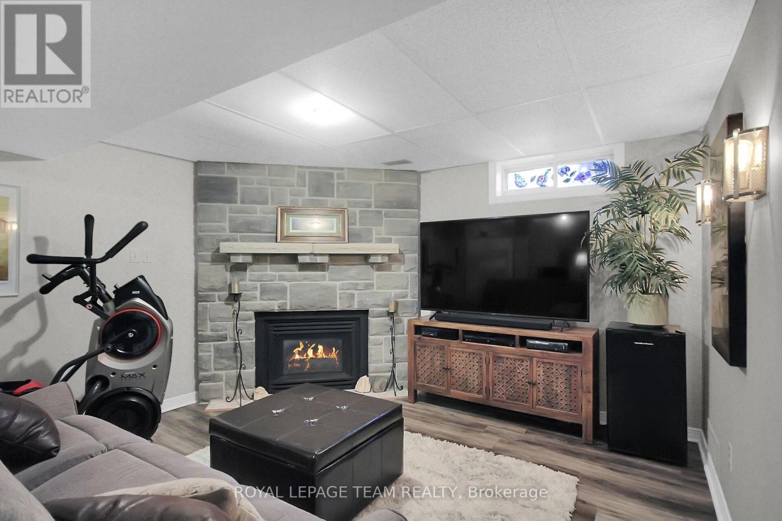 67 Kathleen Crescent, Ottawa, Ontario  K2S 1L8 - Photo 30 - X12179768