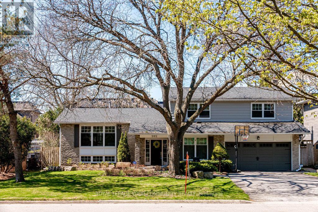 202 Willowridge Court, Oakville (Sw Southwest), Ontario  L6L 5J2 - Photo 1 - W12179576