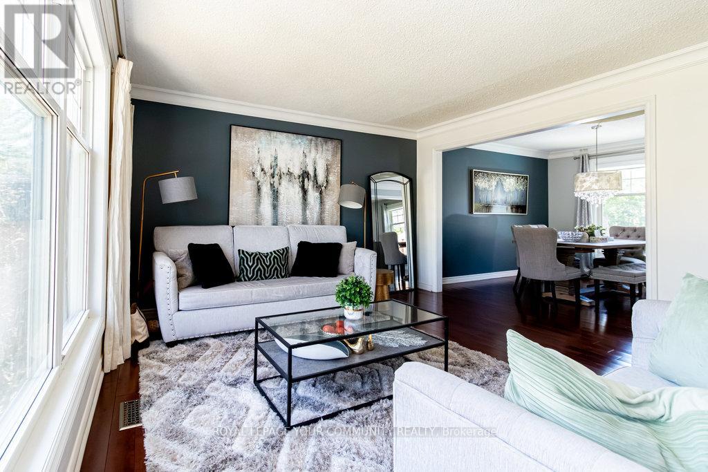 202 Willowridge Court, Oakville, Ontario  L6L 5J2 - Photo 8 - W12179576