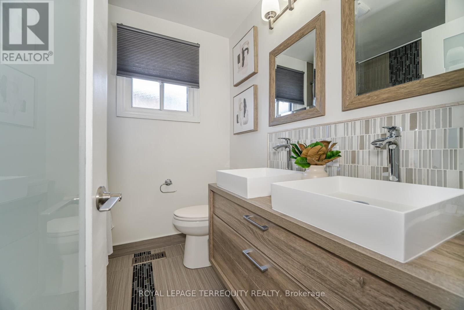 22 Dellbrook Crescent, Toronto, Ontario  M9L 1E2 - Photo 24 - W12179595