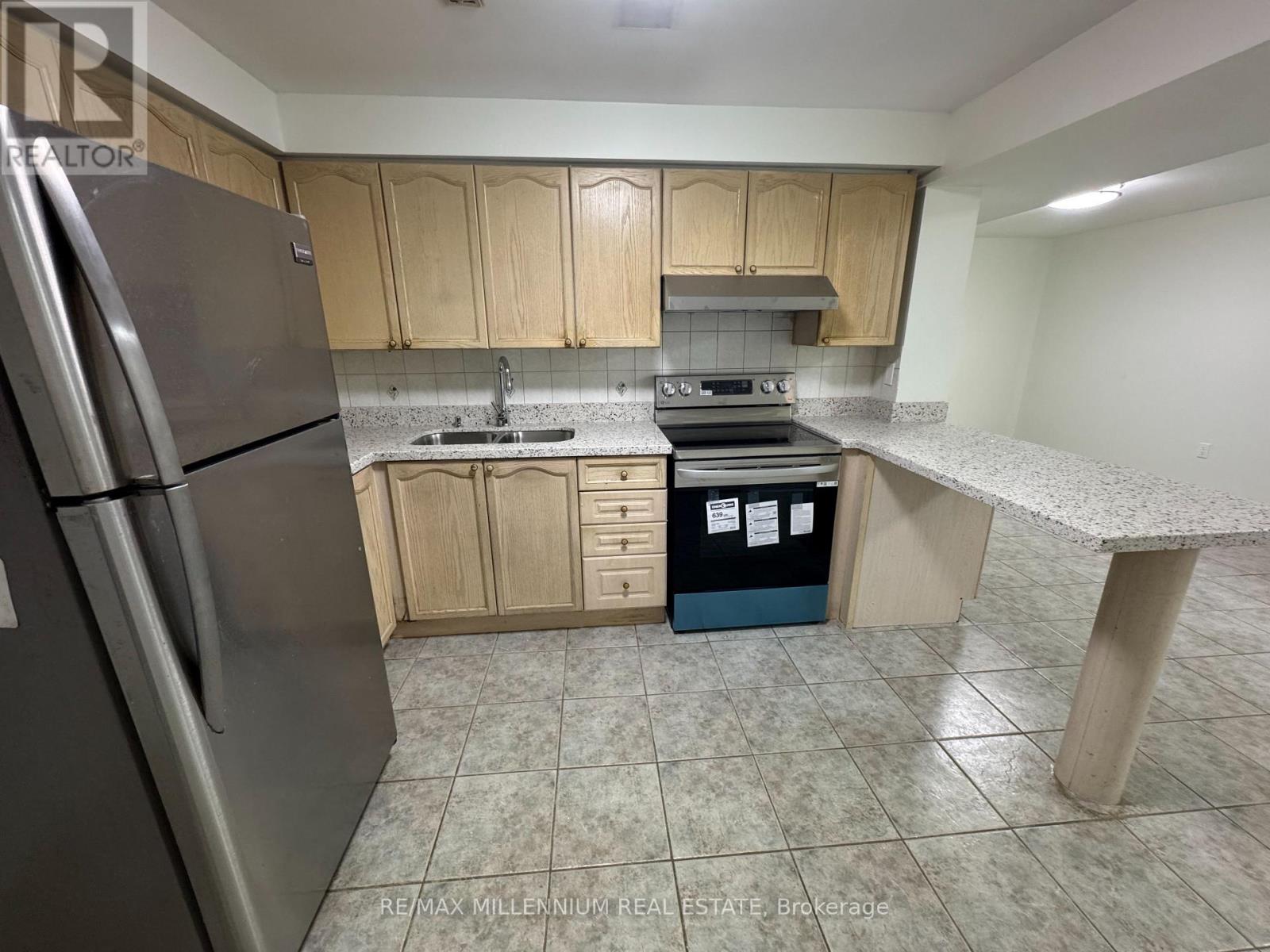 Bsmt - 98 Letty Avenue, Brampton, Ontario  L6Y 5C6 - Photo 9 - W12179613