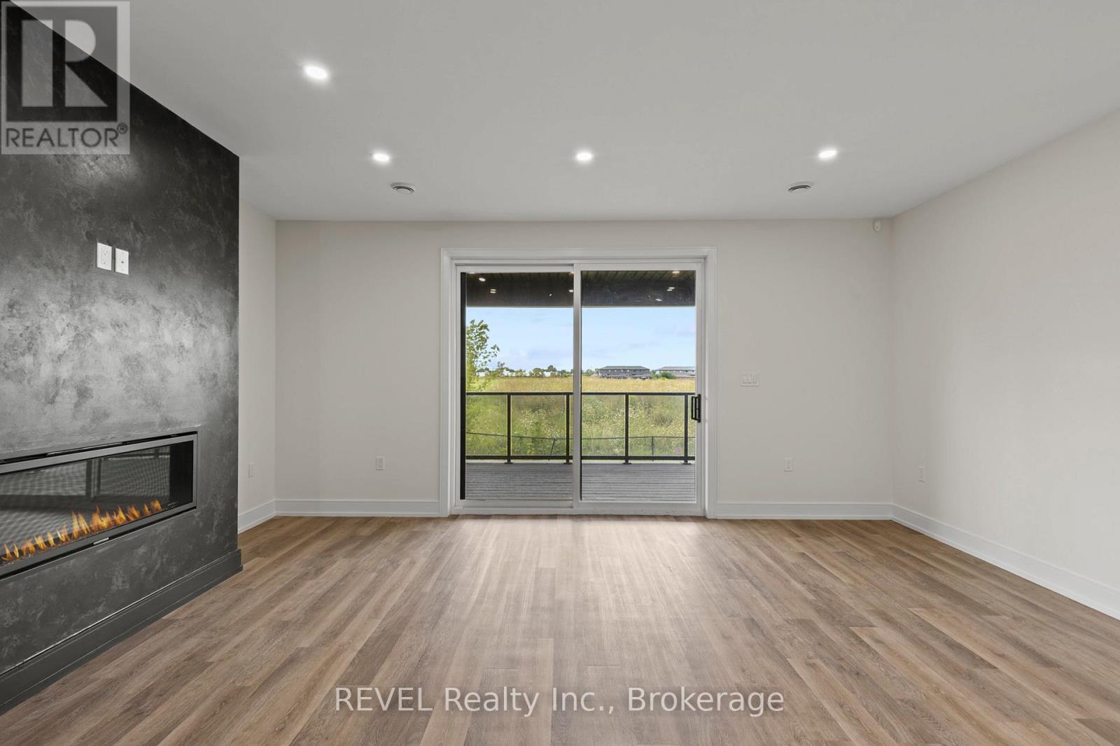 97 Port Robinson Road, Pelham, Ontario  L3B 5N5 - Photo 8 - X12179648